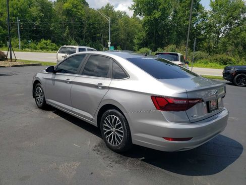 Used 2021 Volkswagen Jetta SE w/ SE Cold Weather Package FWD image 8