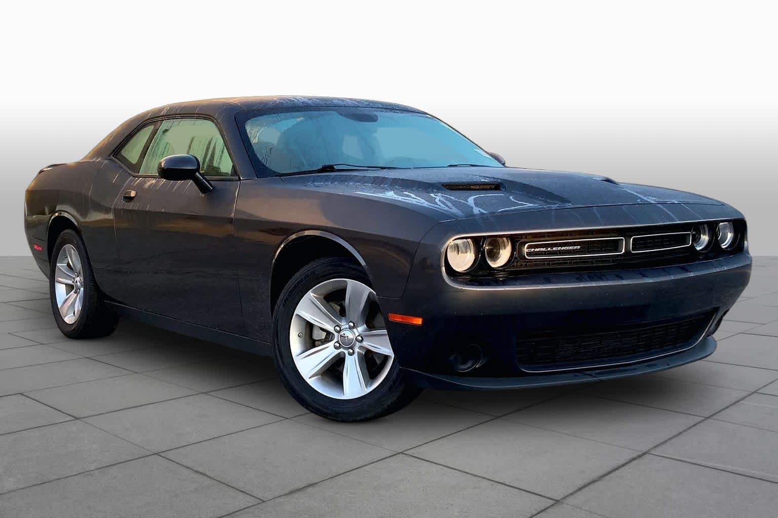 Used 2023 Dodge Challenger SXT RWD image 3