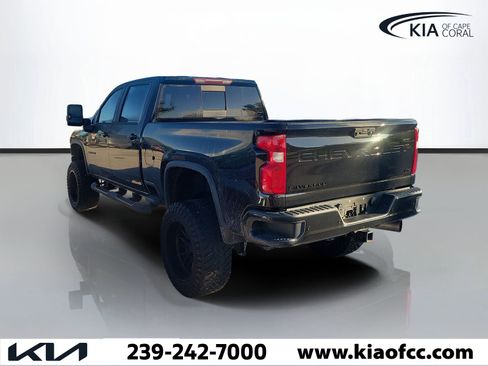 Used 2022 Chevrolet Silverado 2500 LTZ w/ LTZ Plus Package AWD/4WD image 4