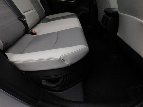 Used 2019 Toyota RAV4 Limited image 30