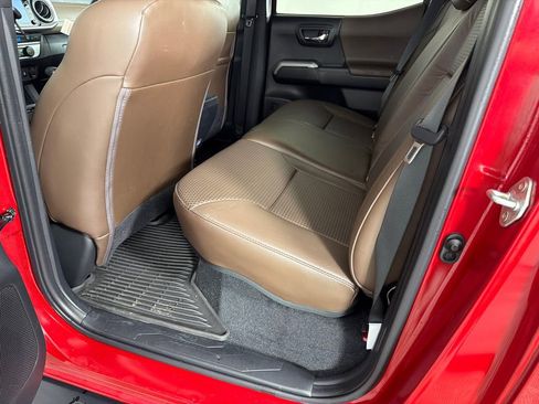 Used 2023 Toyota Tacoma Limited image 22