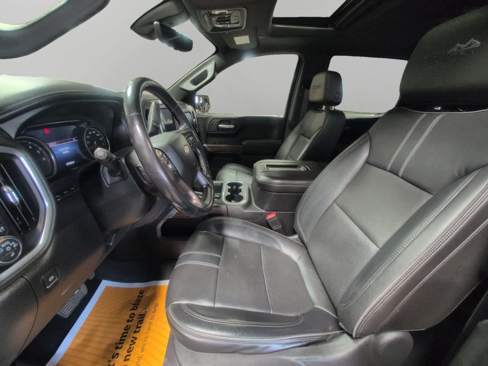 Used 2019 Chevrolet Silverado 1500 High Country w/ Technology Package AWD/4WD image 9