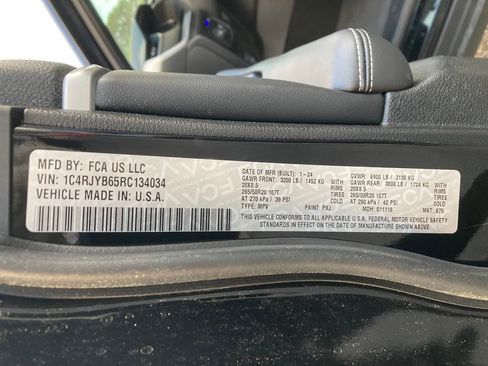 New 2024 Jeep Grand Cherokee Limited 4xe w/ Luxury Tech Group II image 29