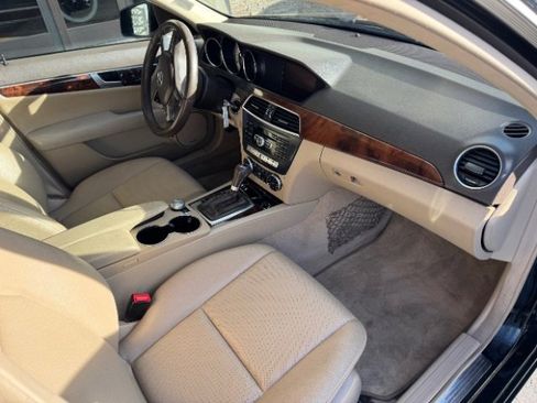 Used 2014 Mercedes-Benz C 300 4MATIC Sedan image 12