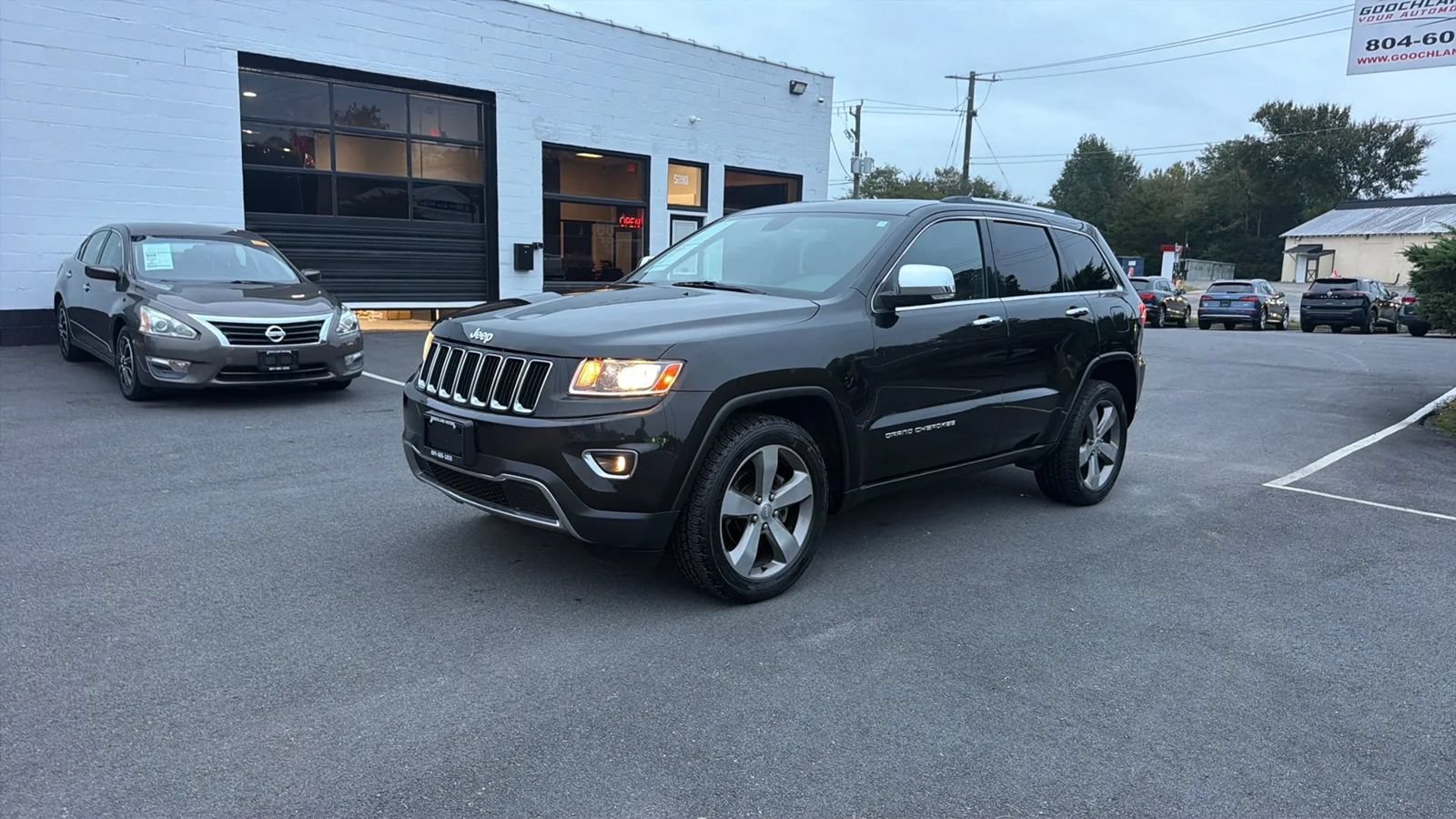 Used 2014 Jeep Grand Cherokee Limited AWD/4WD image 3