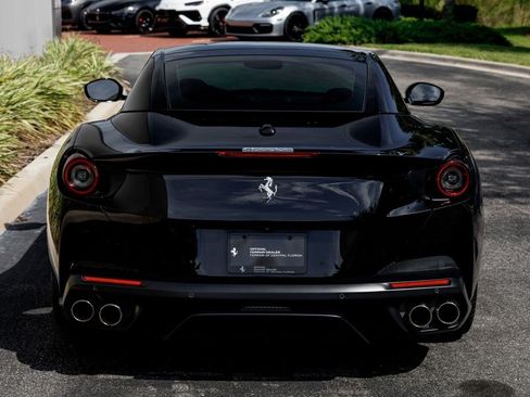 Used 2019 Ferrari Portofino RWD image 4