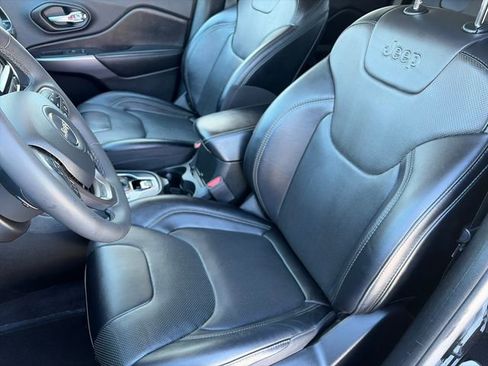 Used 2022 Jeep Cherokee Limited w/ Elite Package image 35