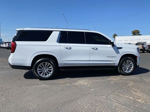 Used 2023 GMC Yukon XL SLT AWD/4WD image 5
