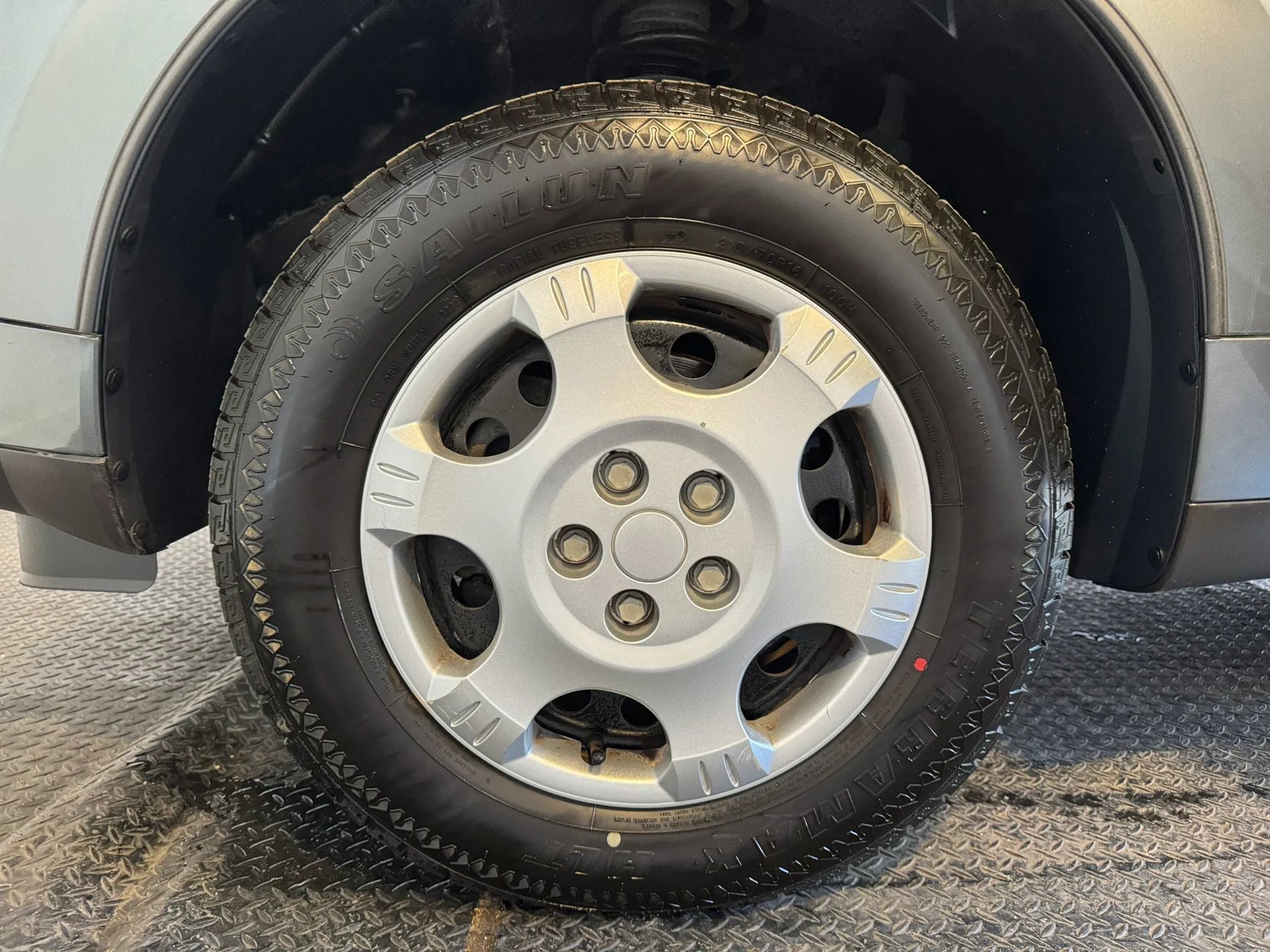 Used 2006 Saturn Vue 2WD w/ Comfort Pkg image 30