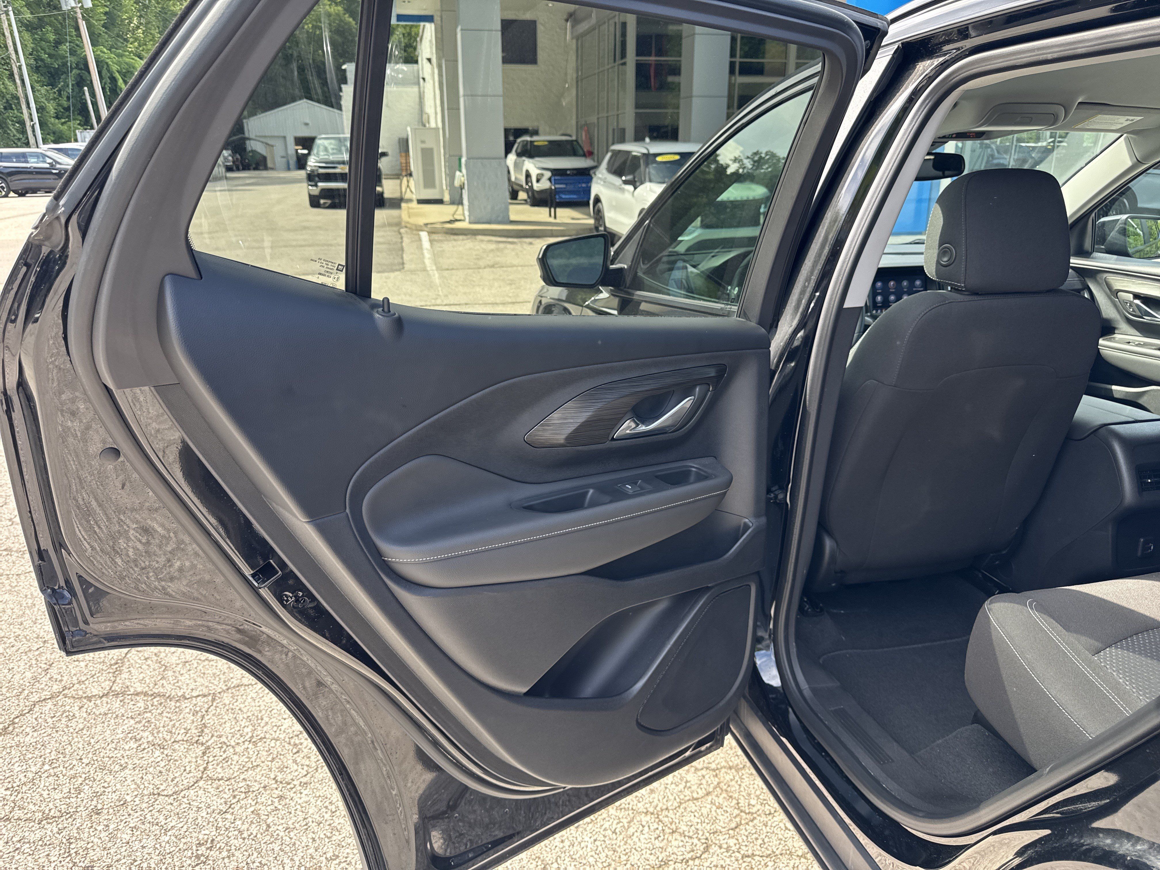 Used 2023 GMC Terrain SLE w/ Driver Convenience Package AWD/4WD image 15
