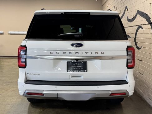 Used 2022 Ford Expedition Platinum AWD/4WD image 4