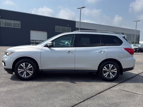 Used 2017 Nissan Pathfinder SL w/ SL Tech Package AWD/4WD image 6