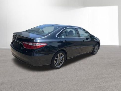 Used 2017 Toyota Camry SE FWD image 9