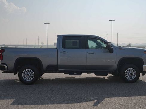 Used 2024 Chevrolet Silverado 2500 LT w/ Safety Package AWD/4WD image 5