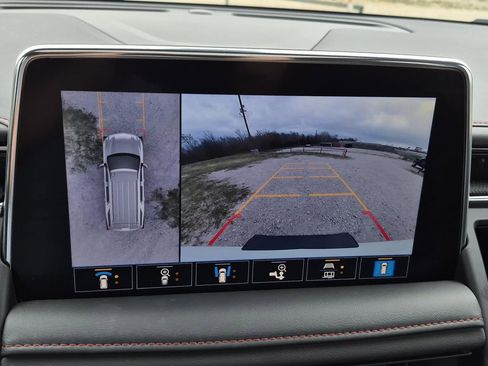 Used 2021 Chevrolet Tahoe RST w/ Luxury Package image 37