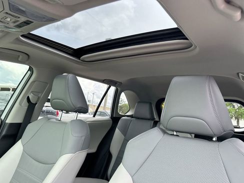 Used 2022 Toyota RAV4 Limited image 26