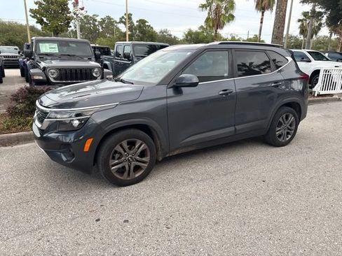 Used 2021 Kia Seltos S FWD image 2