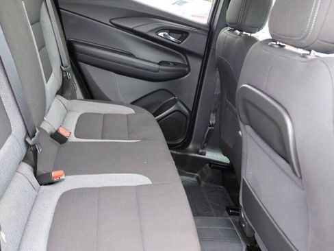 Used 2026 Chevrolet TrailBlazer LS w/ LS Convenience Package AWD/4WD image 16