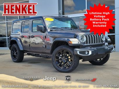 Used 2025 Jeep Wrangler Unlimited Sahara w/ Safety Group