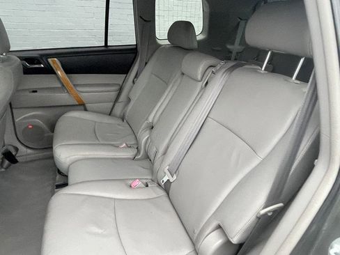 Used 2010 Toyota Highlander Limited image 25