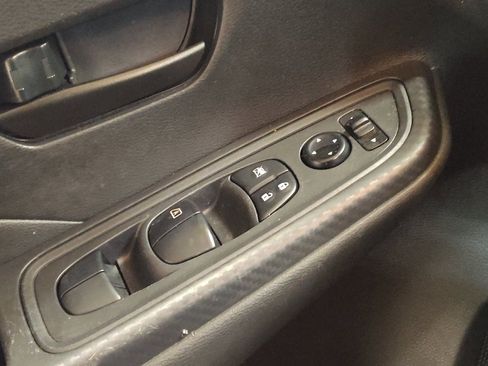 Used 2025 Nissan Versa S w/ Trunk Package FWD image 27