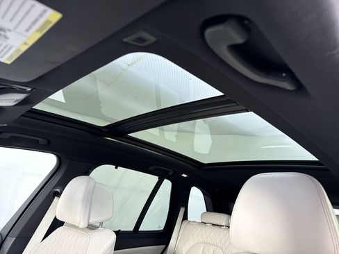 Used 2024 BMW X5 M60i AWD/4WD image 19