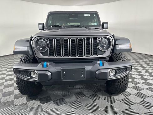 Used 2025 Jeep Wrangler Unlimited Rubicon 4xe w/ Convenience Group image 13