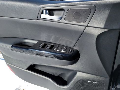 Used 2019 Kia Sportage SX image 7