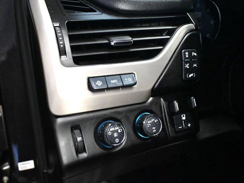 Used 2017 GMC Yukon Denali w/ Open Road Package AWD/4WD image 15
