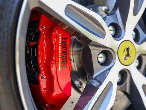 Used 2014 Ferrari California RWD image 20