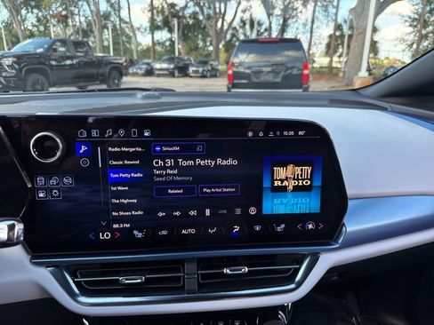 Used 2025 Chevrolet Equinox EV LT image 51