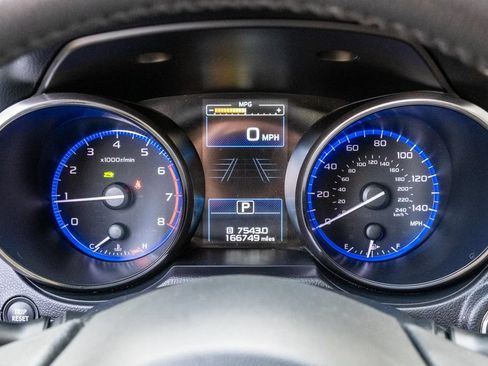 Used 2017 Subaru Legacy 2.5i Limited AWD/4WD image 2