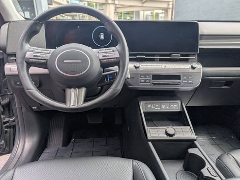 Used 2024 Hyundai Kona Limited FWD image 11