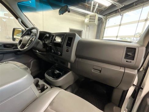 Used 2015 Nissan NV 2500 SL w/ Technology Package image 22