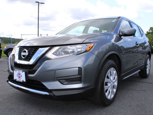 Used 2017 Nissan Rogue S AWD/4WD image 1