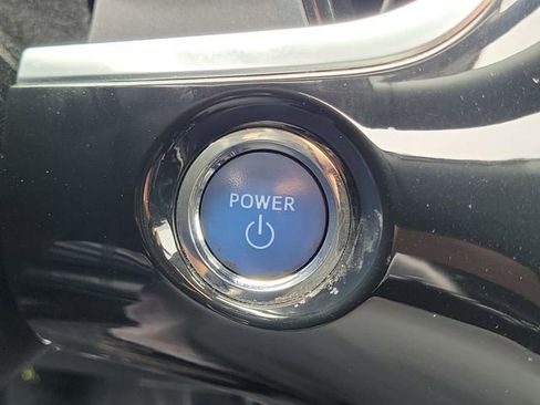 Used 2021 Toyota Prius Prime XLE FWD image 12