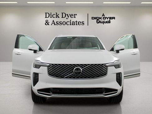 New 2026 Volvo XC90 B6 Plus image 7