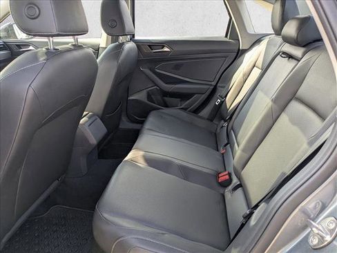Used 2020 Volkswagen Jetta SE image 19