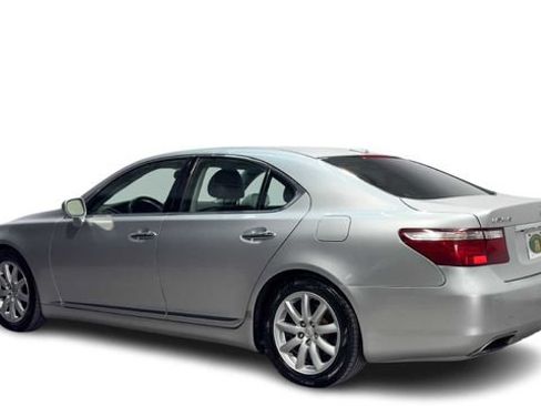 Used 2007 Lexus LS 460 RWD image 4