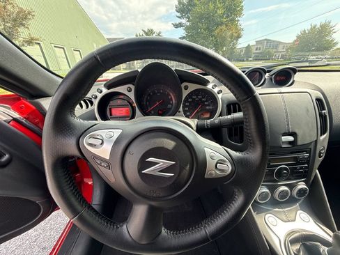 Used 2014 Nissan 370Z Coupe w/ Sport Package RWD image 16