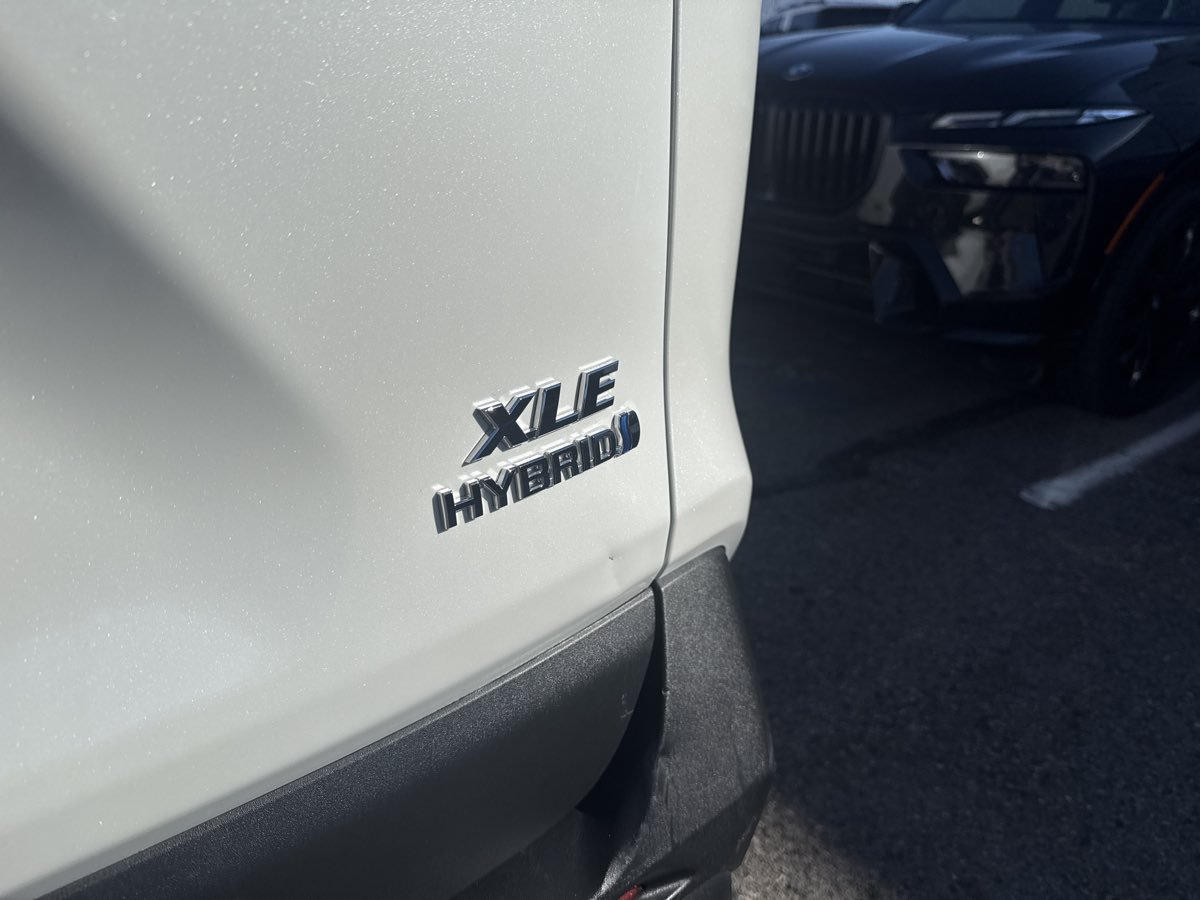Used 2023 Toyota RAV4 XLE Premium AWD/4WD image 20