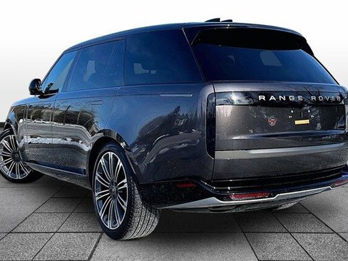 Used 2024 Land Rover Range Rover Long Wheelbase SE image 3