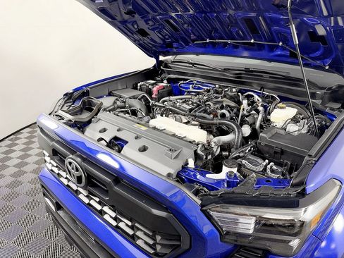 Used 2024 Toyota Tacoma TRD Sport AWD/4WD image 19