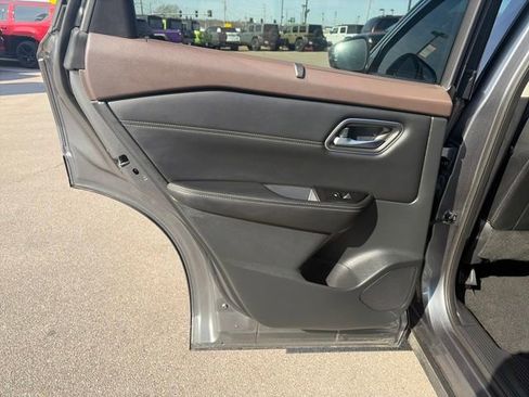 Used 2021 Nissan Rogue SL w/ Premium Package image 27