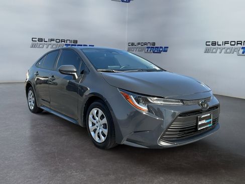 Used 2023 Toyota Corolla LE FWD image 3