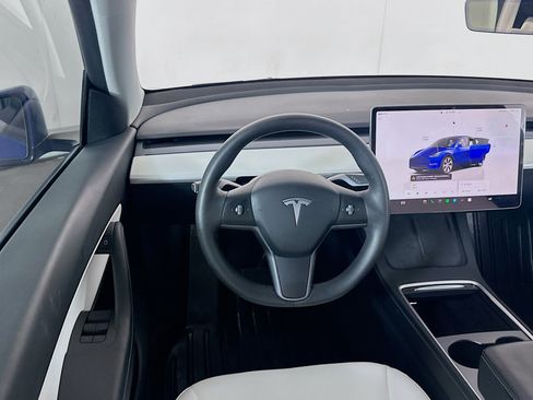 Used 2022 Tesla Model Y Long Range image 15