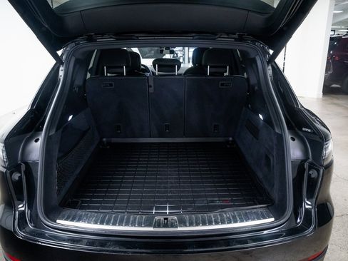 Used 2019 Porsche Cayenne Base image 8