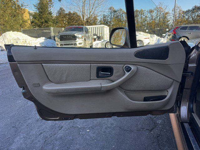 Used 2000 BMW Z3 2.5i RWD image 25