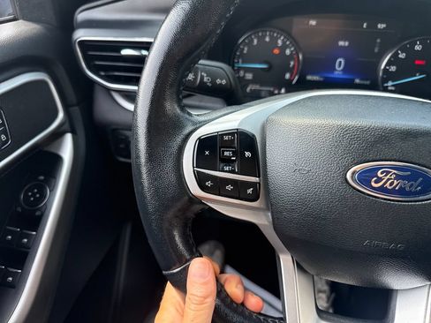 Used 2022 Ford Explorer XLT w/ Equipment Group 202A AWD/4WD image 34