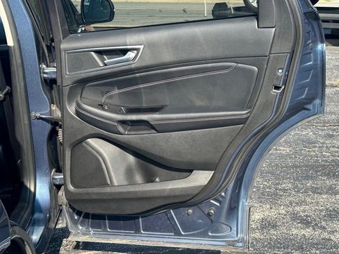 Used 2018 Ford Edge Titanium image 20